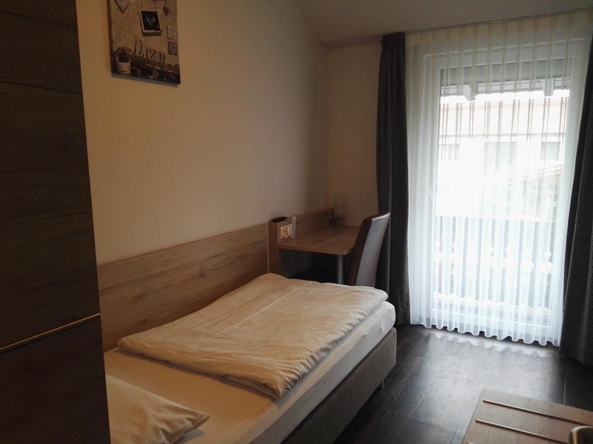 Hotel Gasthof Momm Brunnthal Kültér fotó