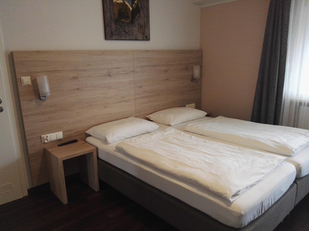 Hotel Gasthof Momm Brunnthal Kültér fotó